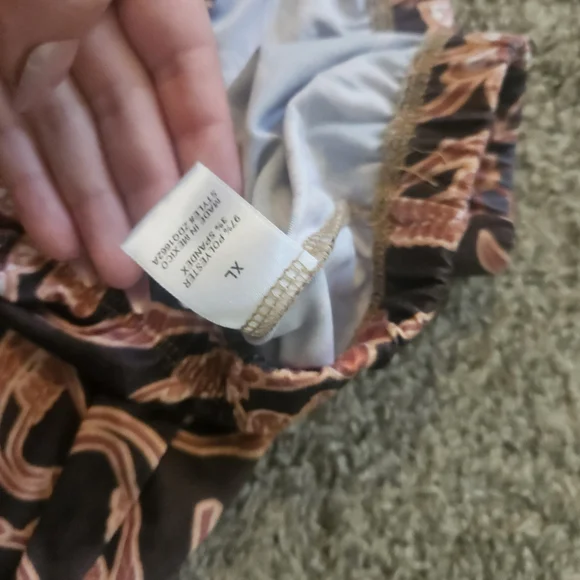 Fashion Nova Foral Patterned Flare Pants 70s Style - Picture 3 of 4